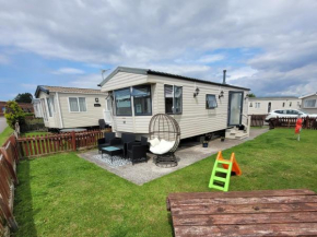 72 Unity Beach Holiday Resort Unity Brean Centrally Located Passes not included - Pet Stays Free No workers Sorry